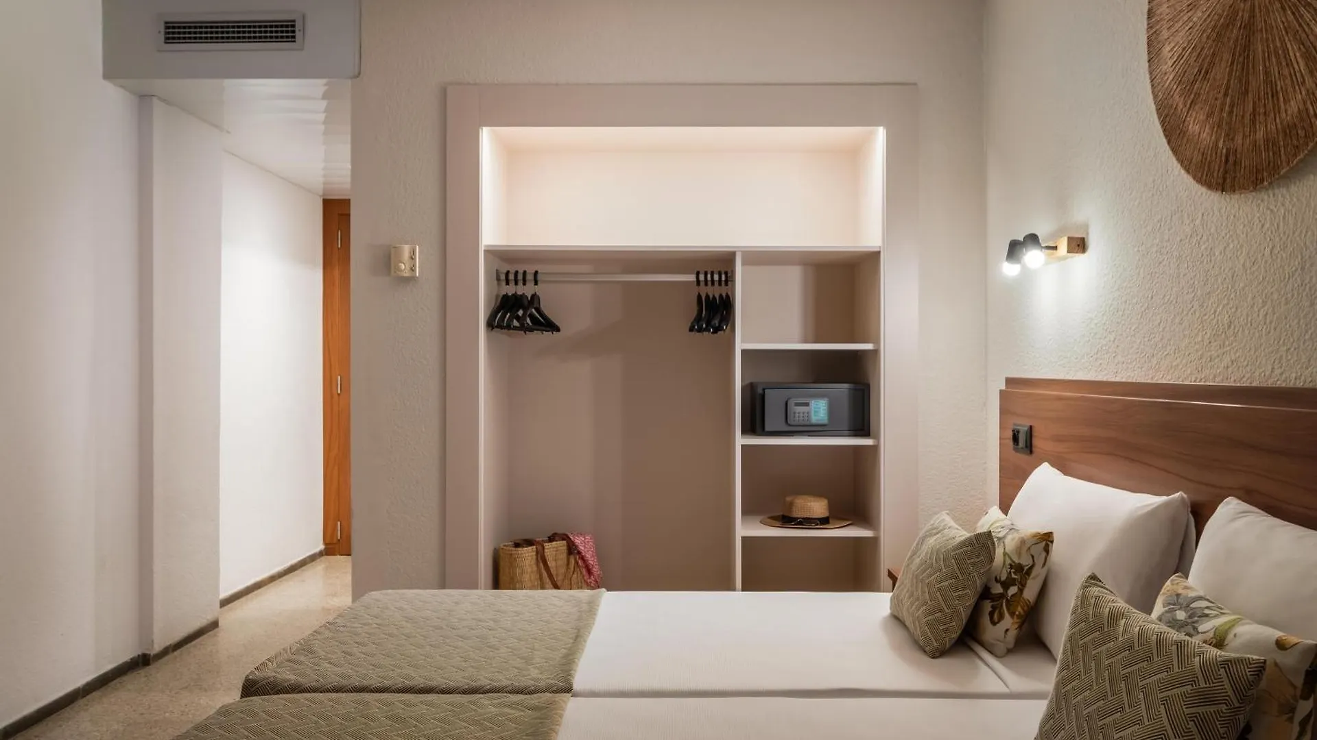 Hotel Cartago Nova By Alegria Мальграт-де-Мар 3*,  Испания